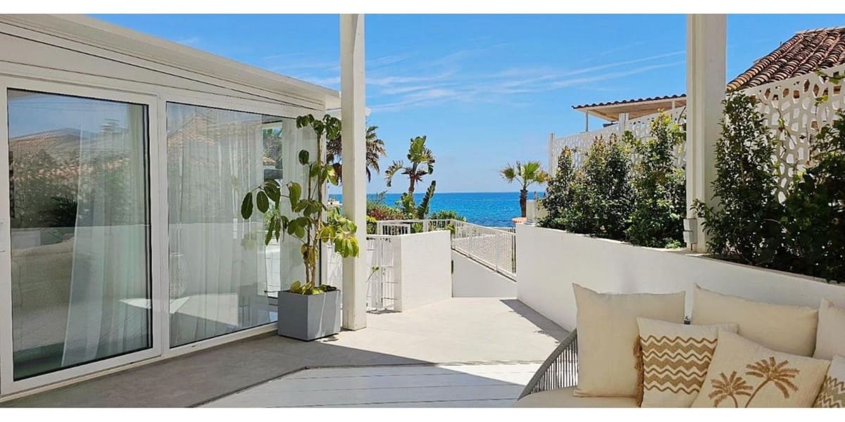   3 soveværelse   ferieSemi-Rækkehus i Bahia Dorada   med   swimmingpool  garage  - € 5.000 (Ref: 9002326)