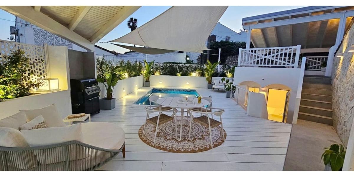 3 camera da letto Villetta Bifamiliare da affitare come casa vacanza in Bahia Dorada con piscina garage - 5.000 € (Rif: 9002326)