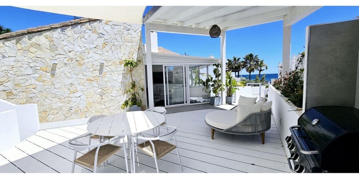 3 camera da letto Villetta Bifamiliare da affitare come casa vacanza in Bahia Dorada con piscina garage - 5.000 € (Rif: 9002326)