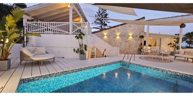 3 sovrum Semi-fristående Villa för semesterbostäder i Bahía Dorada, Estepona med pool garage - 5 000 € (Ref: 9002326)