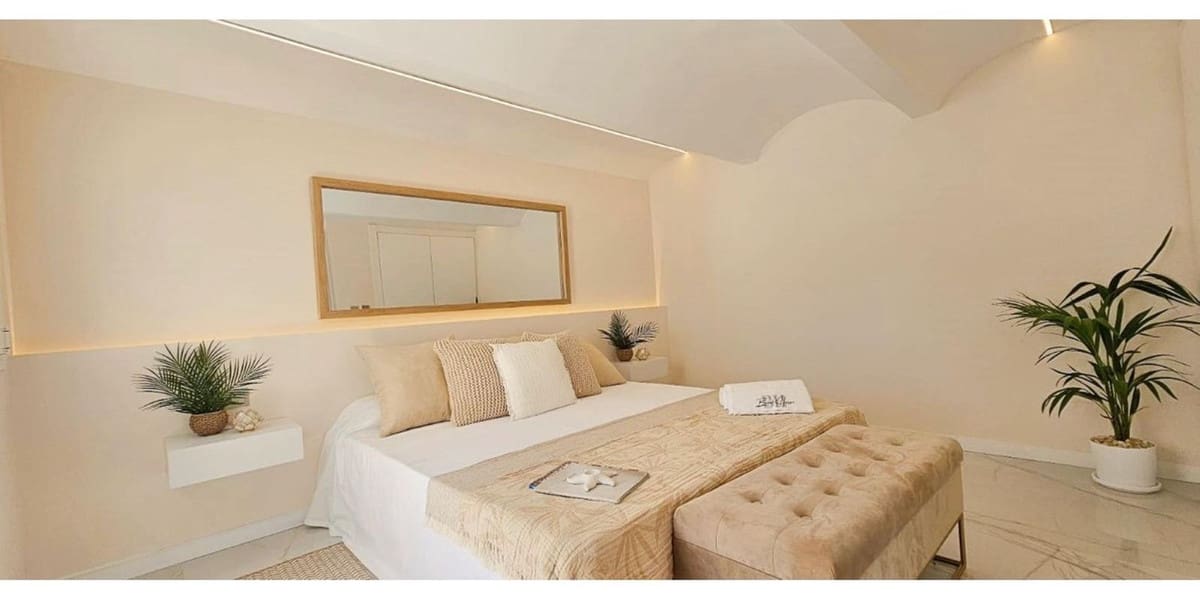 3 camera da letto Villetta Bifamiliare da affitare come casa vacanza in Bahia Dorada con piscina garage - 5.000 € (Rif: 9002326)