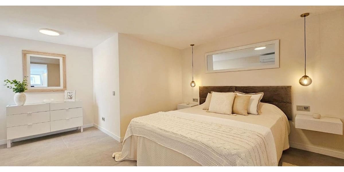 3 camera da letto Villetta Bifamiliare da affitare come casa vacanza in Bahia Dorada con piscina garage - 5.000 € (Rif: 9002326)