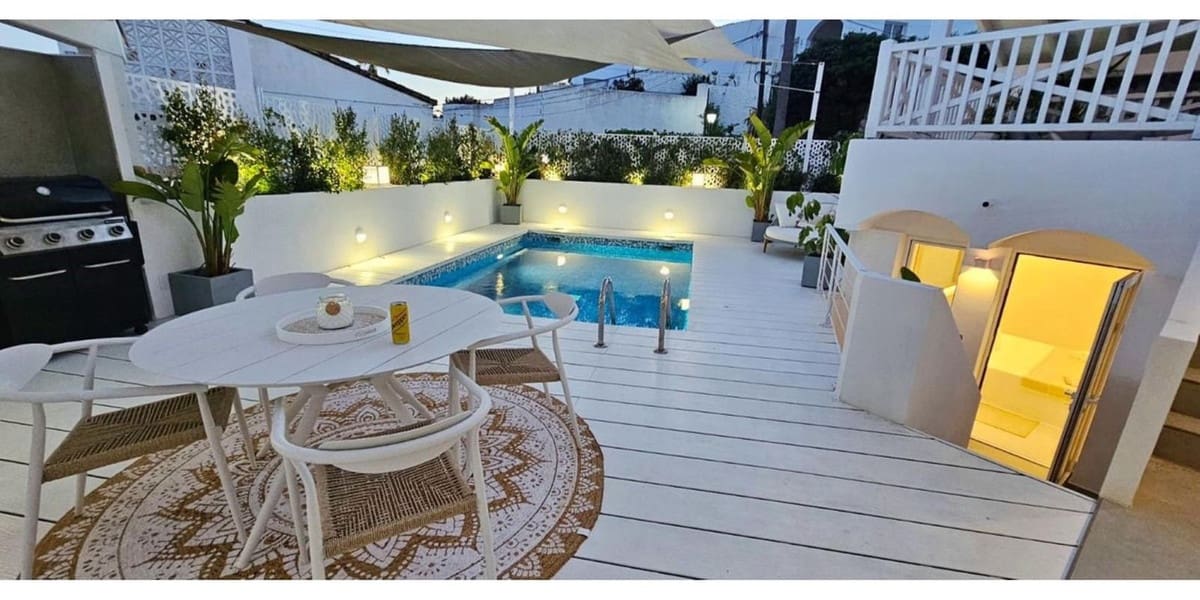 3 camera da letto Villetta Bifamiliare da affitare come casa vacanza in Bahia Dorada con piscina garage - 5.000 € (Rif: 9002326)