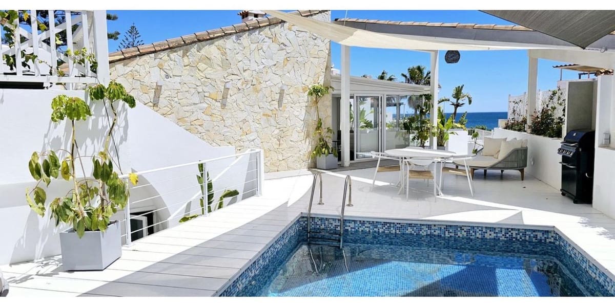 3 camera da letto Villetta Bifamiliare da affitare come casa vacanza in Bahia Dorada con piscina garage - 5.000 € (Rif: 9002326)