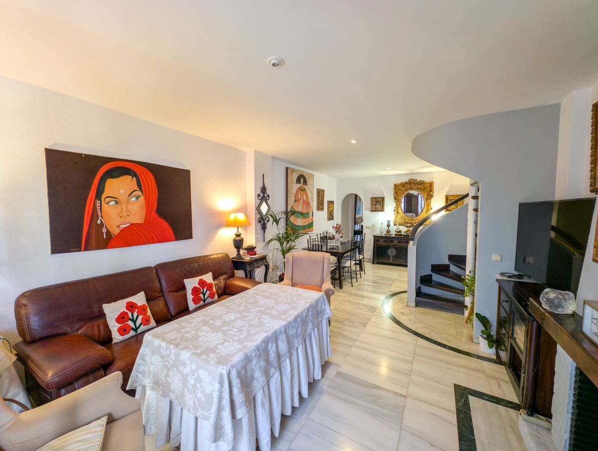 3 sypialnia Penthouse na sprzedaż w Marbella - 725 000 € (Ref: 9019157)