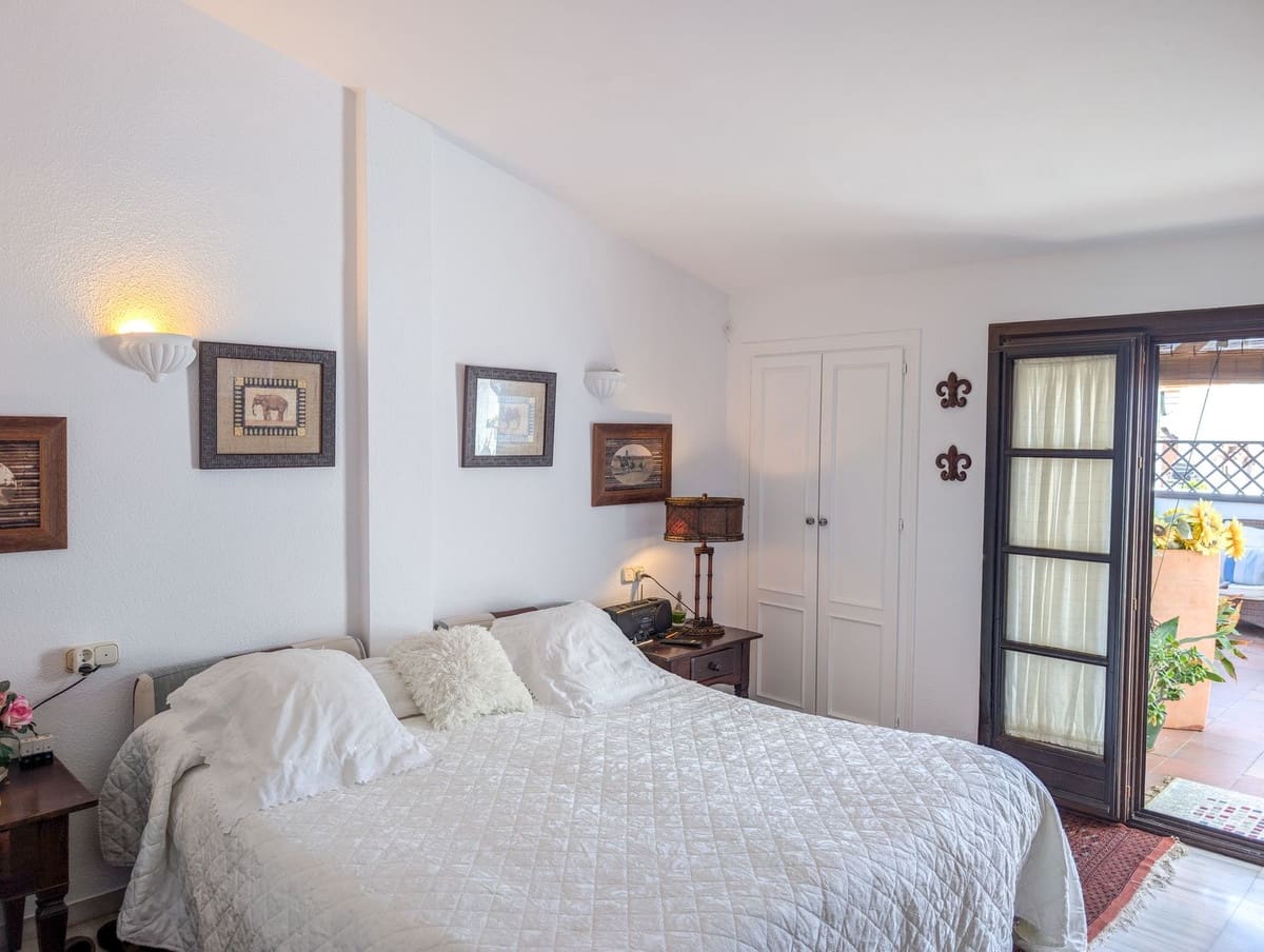 3 slaapkamer Penthouse te koop in Marbella - € 725.000 (Ref: 9019157)