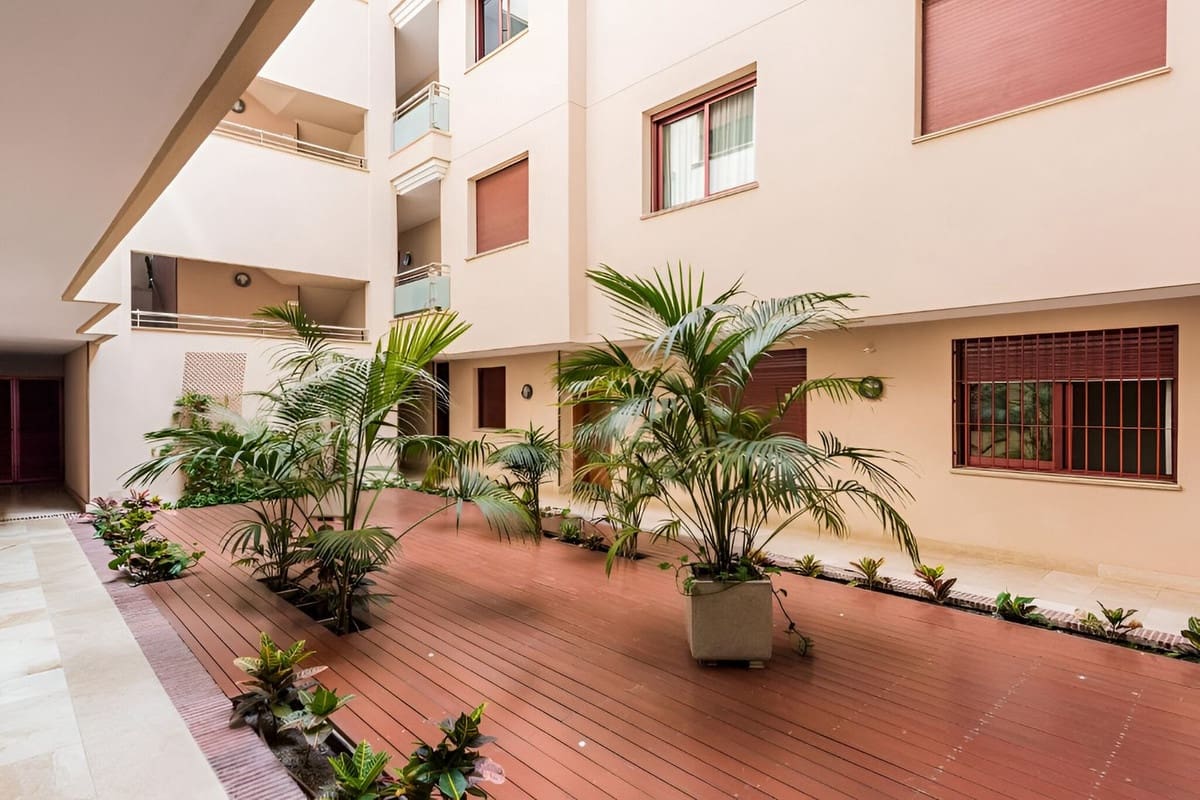 2 quarto Apartamento para venda em Marbella com piscina garagem - 1 095 000 € (Ref: 9035848)