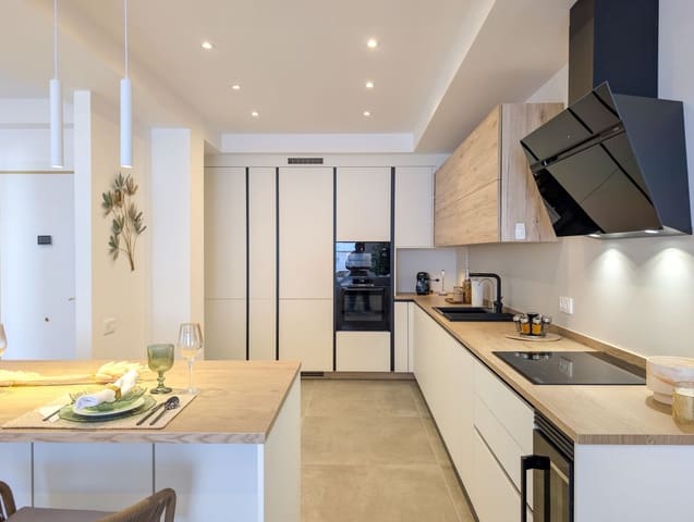 2 soverom Leilighet til salgs i San Pedro de Alcantara, Marbella med svømmebasseng garasje - € 830 000 (Ref: 9035848)