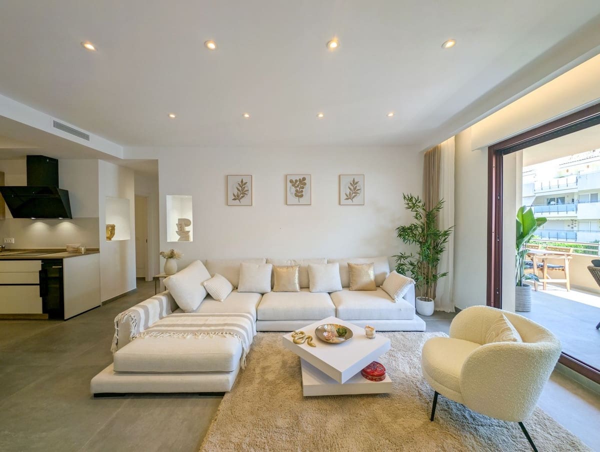 2 soverom Leilighet til salgs i San Pedro de Alcantara med svømmebasseng garasje - € 830 000 (Ref: 9035848)