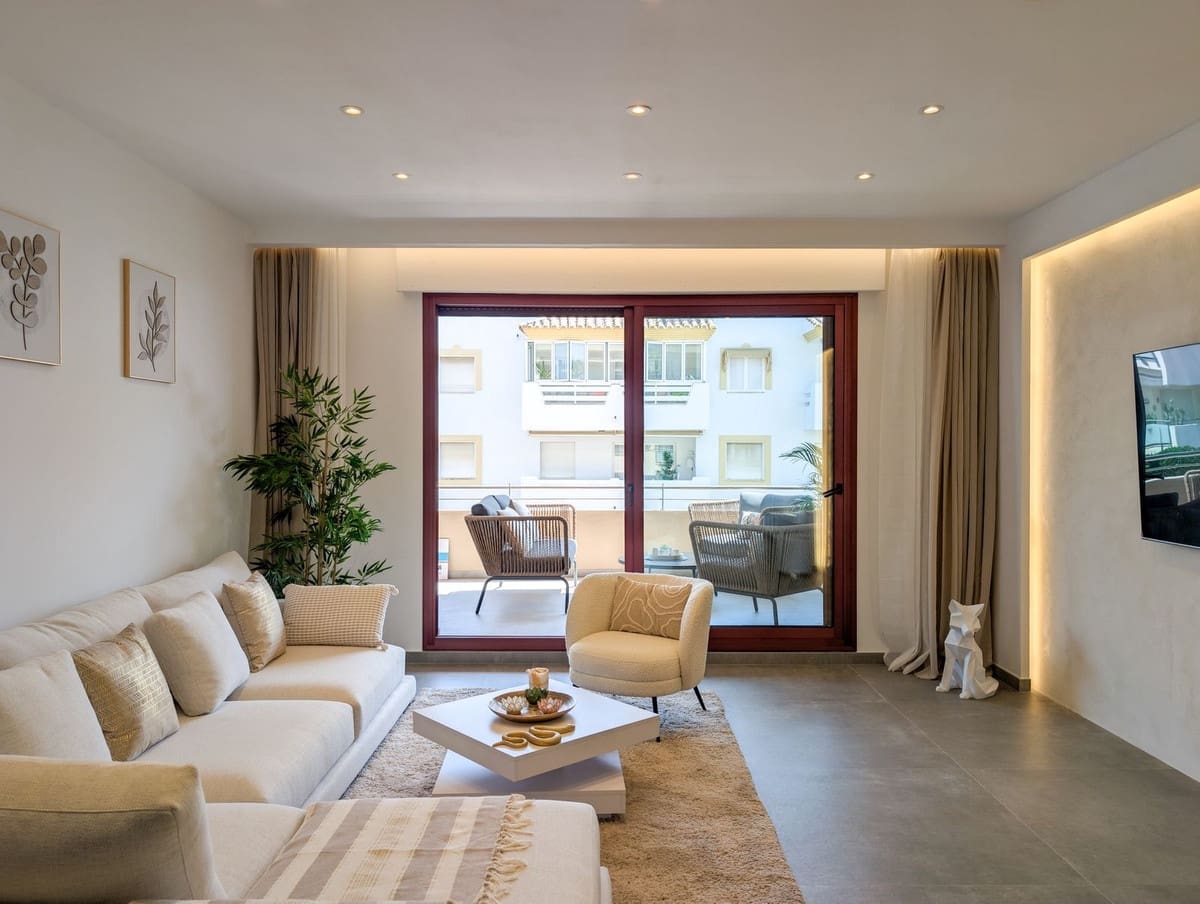 2 soverom Leilighet til salgs i San Pedro de Alcantara med svømmebasseng garasje - € 830 000 (Ref: 9035848)