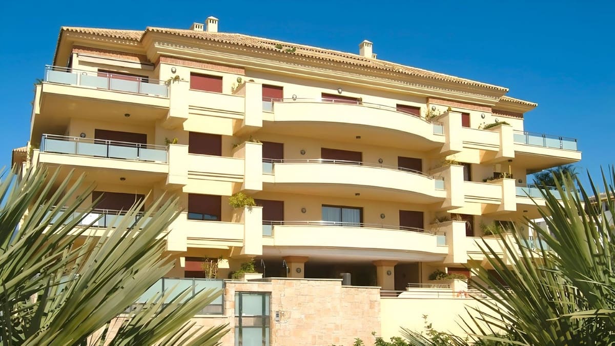 2 soverom Leilighet til salgs i San Pedro de Alcantara med svømmebasseng garasje - € 830 000 (Ref: 9035848)