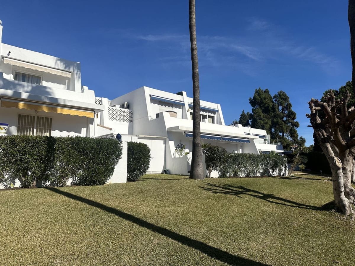 3 sovrum Lägenhet till salu i Nueva Andalucia med pool garage - 679 000 € (Ref: 9058405)