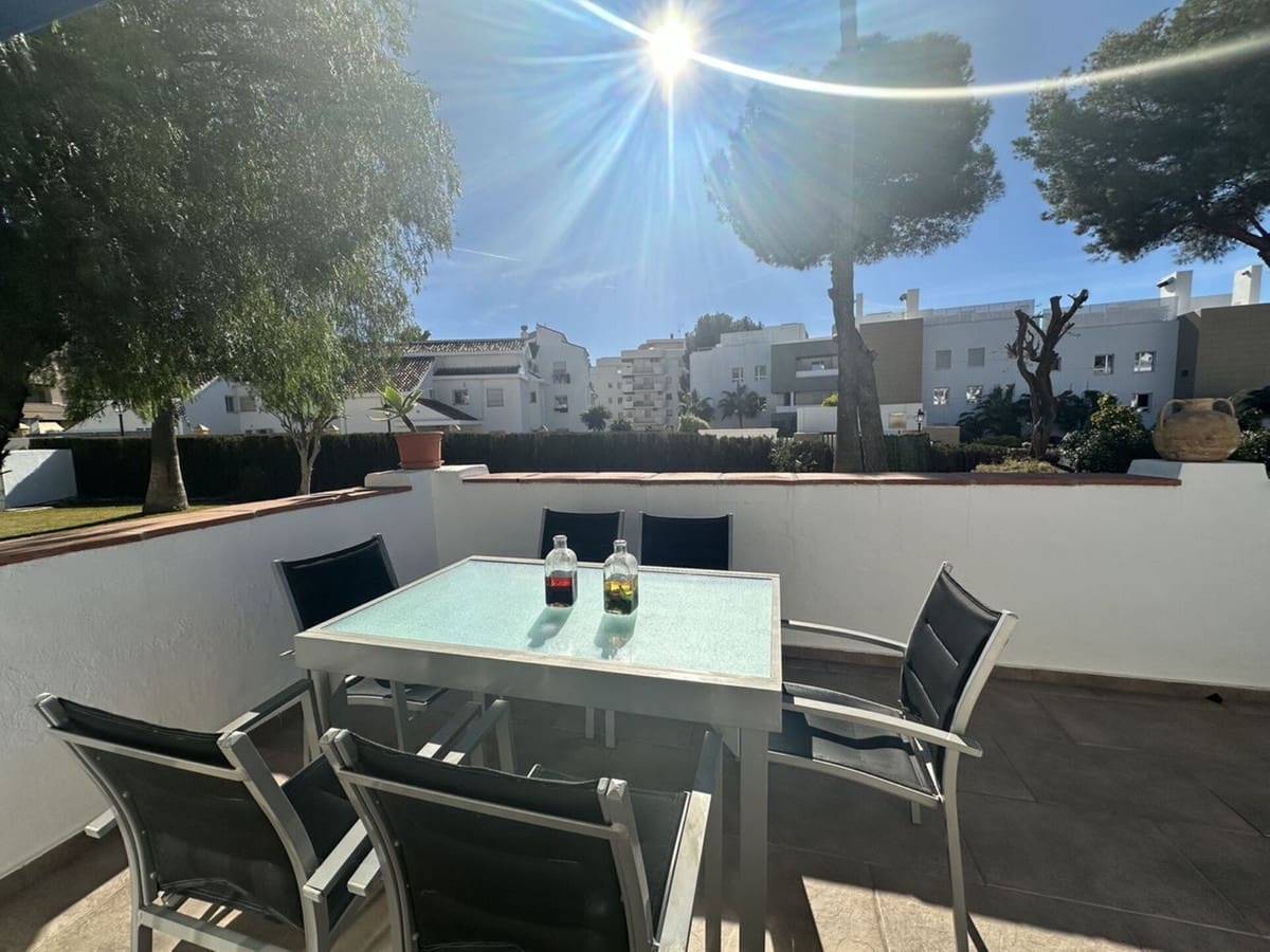 3 soverom Leilighet til salgs i Nueva Andalucia med svømmebasseng garasje - € 679 000 (Ref: 9058405)