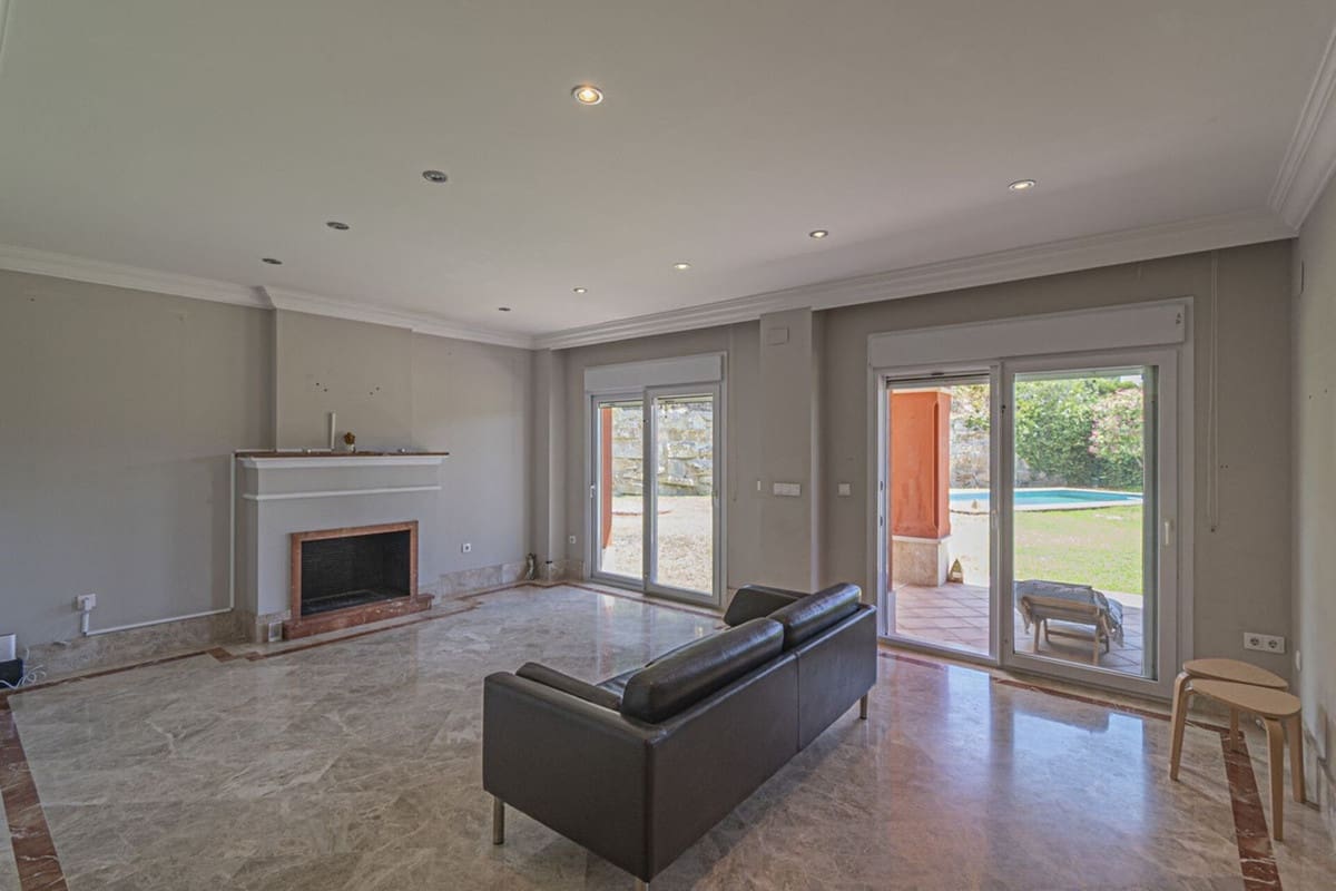 5 soverom Villa til leie i Marbella med svømmebasseng garasje - € 4 900 (Ref: 9072843)