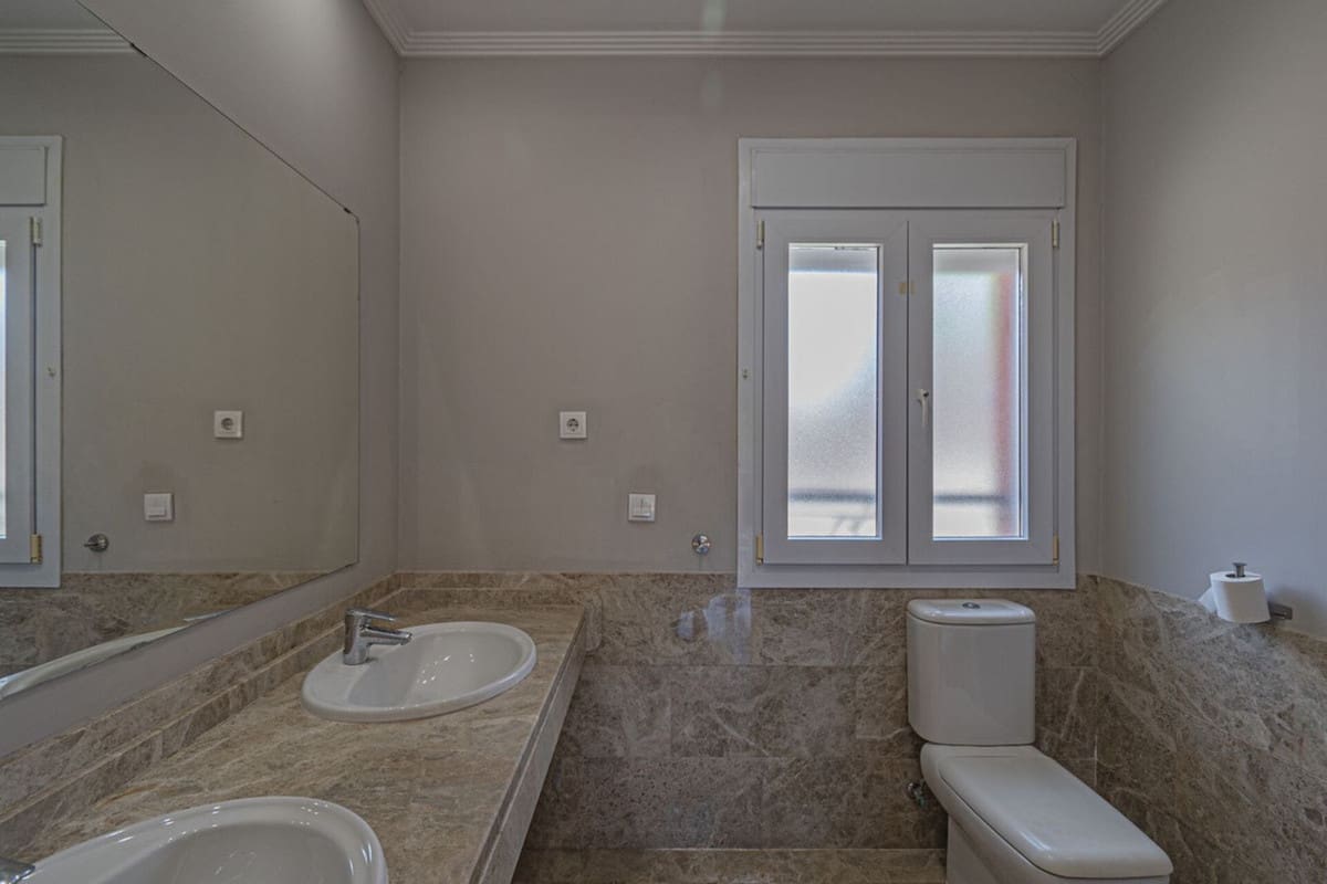 5 soverom Villa til leie i Marbella med svømmebasseng garasje - € 4 900 (Ref: 9072843)