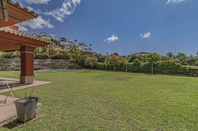 5 soveværelse Villa til leje i Marbella med swimmingpool garage - € 4.900 (Ref: 9072843)