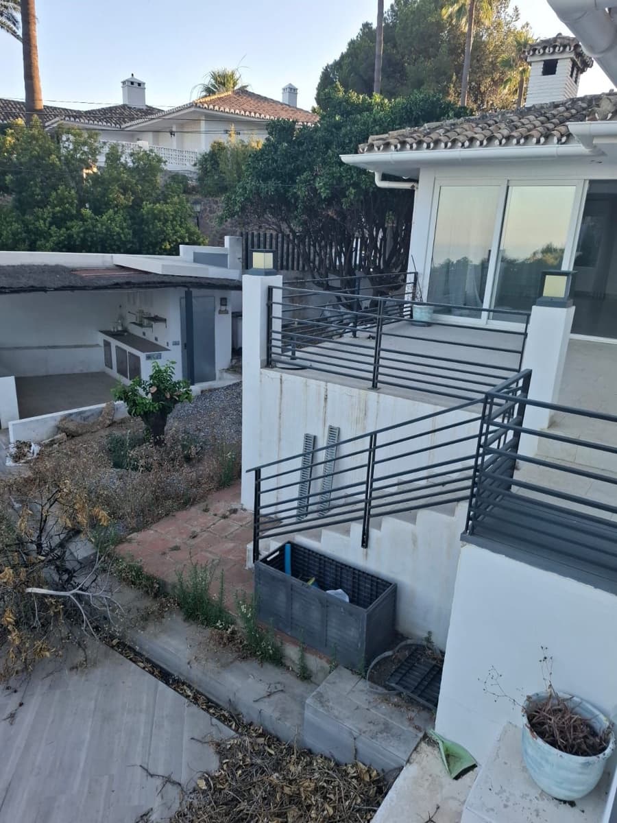 3 sypialnia Finka/Dom wiejski na sprzedaż w Benalmadena z basenem garażem - 1 250 000 € (Ref: 9123603)