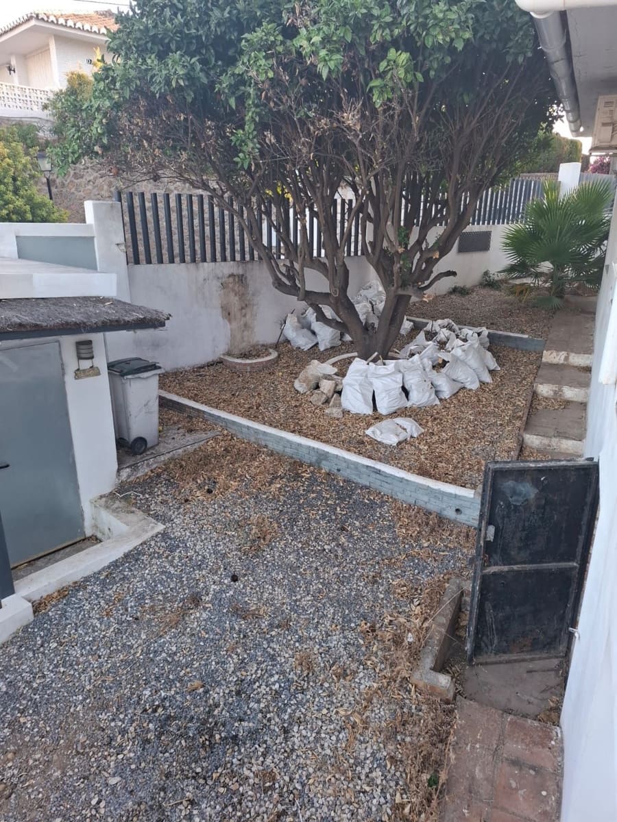 3 sypialnia Finka/Dom wiejski na sprzedaż w Benalmadena z basenem garażem - 1 250 000 € (Ref: 9123603)