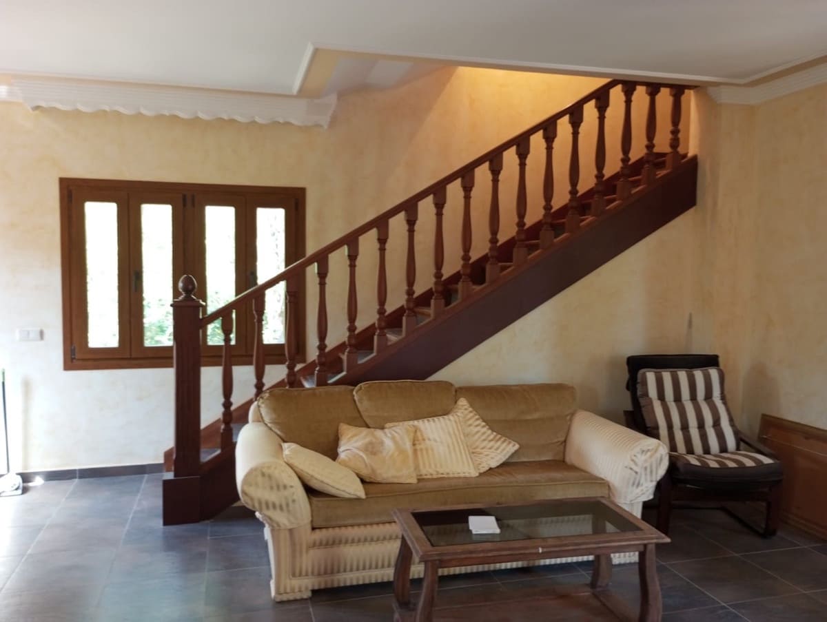 4 quarto Moradia para venda em El Velerin com piscina garagem - 1 150 000 € (Ref: 9137414)