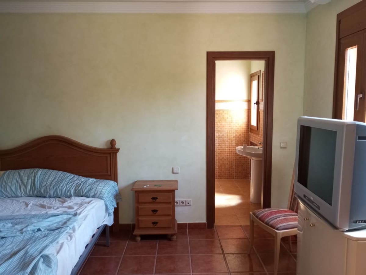 4 quarto Moradia para venda em El Velerin com piscina garagem - 1 150 000 € (Ref: 9137414)