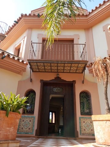 4 bedroom Villa for sale in El Velerín, Estepona with pool garage - € 1,150,000 (Ref: 9137414)