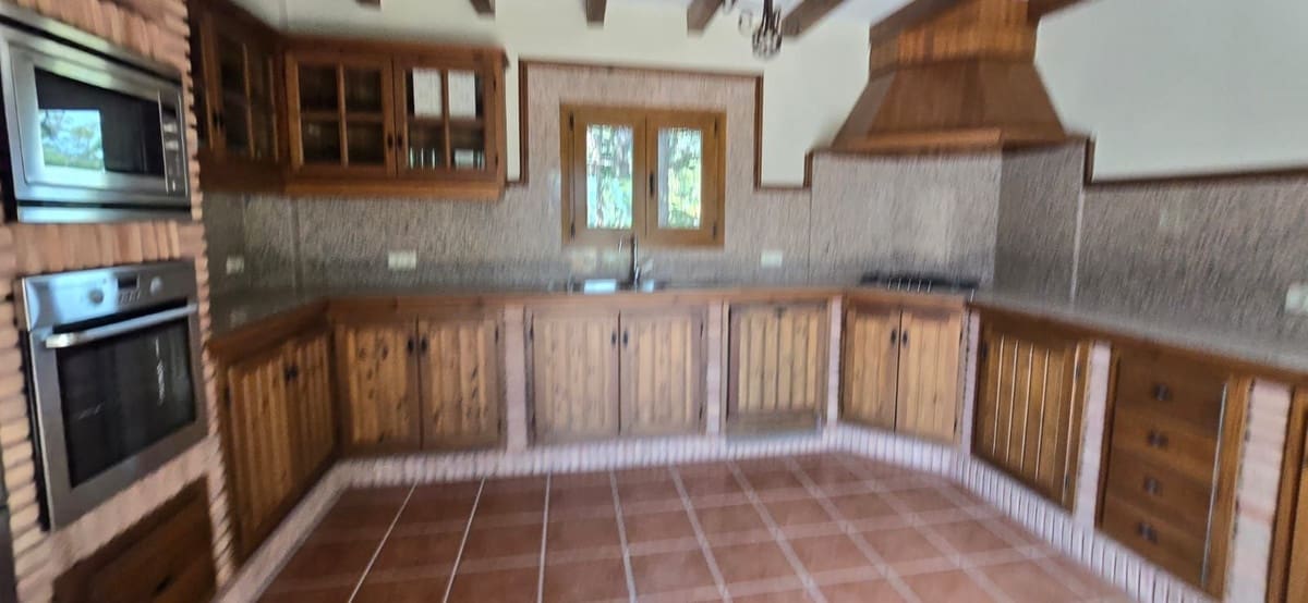 4 quarto Moradia para venda em El Velerin com piscina garagem - 1 150 000 € (Ref: 9137414)