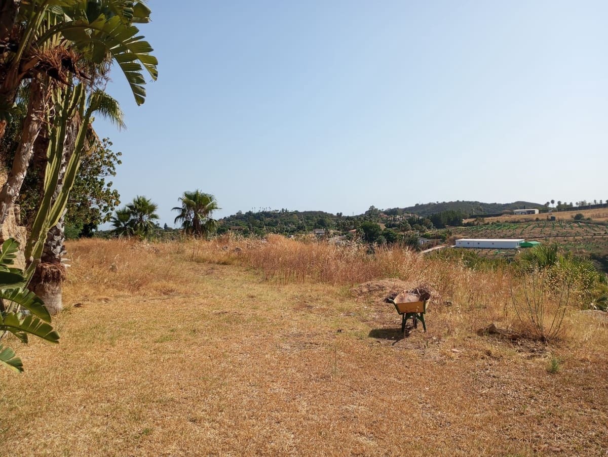 4 quarto Moradia para venda em El Velerin com piscina garagem - 1 150 000 € (Ref: 9137414)