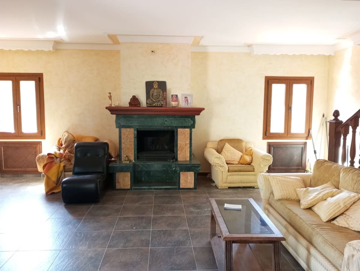 4 quarto Moradia para venda em El Velerin com piscina garagem - 1 150 000 € (Ref: 9137414)