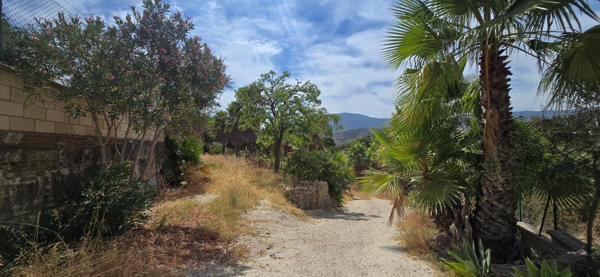 4 quarto Moradia para venda em El Velerin com piscina garagem - 1 150 000 € (Ref: 9137414)