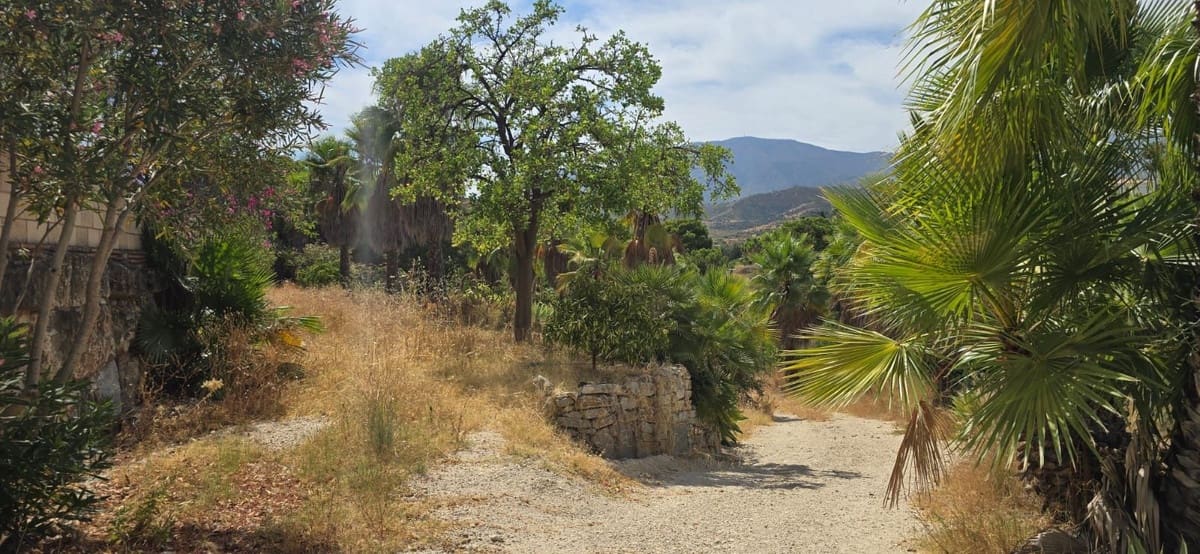 4 quarto Moradia para venda em El Velerin com piscina garagem - 1 150 000 € (Ref: 9137414)