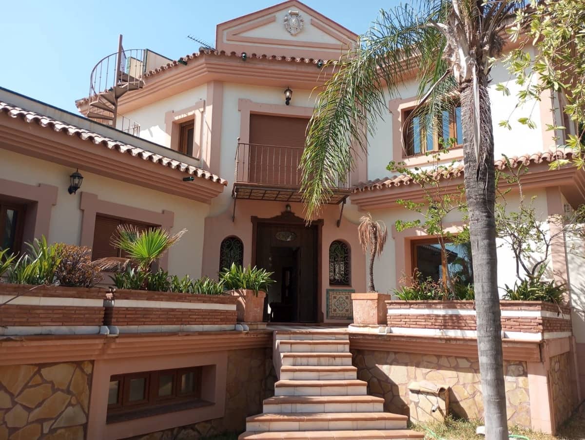 4 quarto Moradia para venda em El Velerin com piscina garagem - 1 150 000 € (Ref: 9137414)