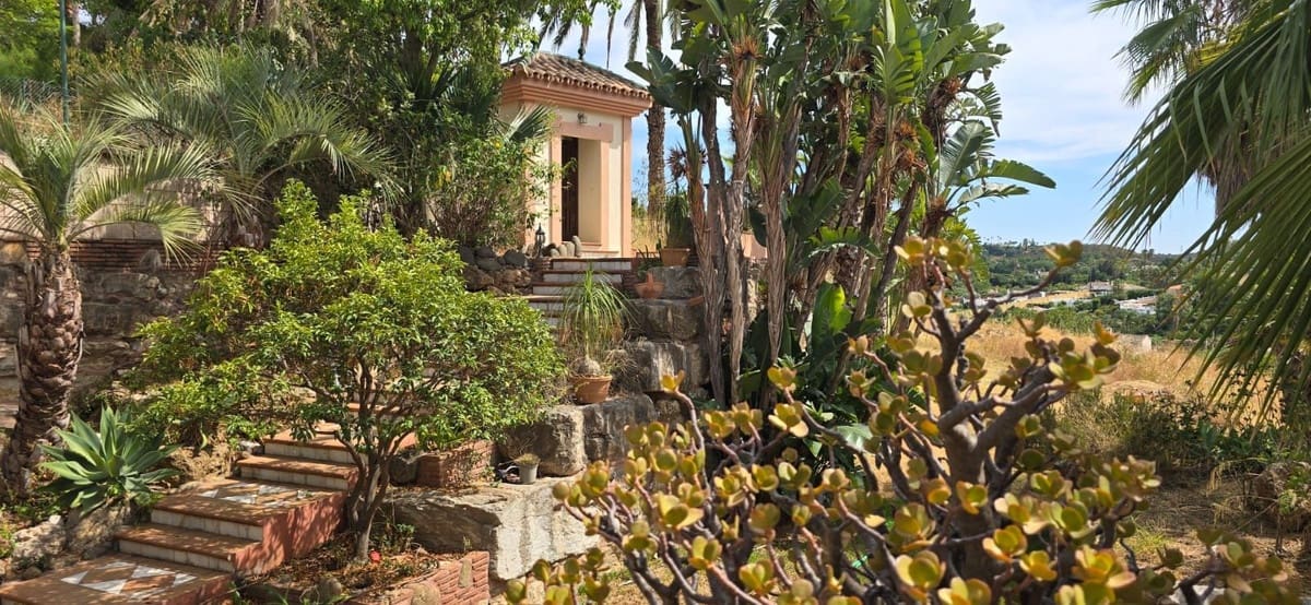 4 quarto Moradia para venda em El Velerin com piscina garagem - 1 150 000 € (Ref: 9137414)