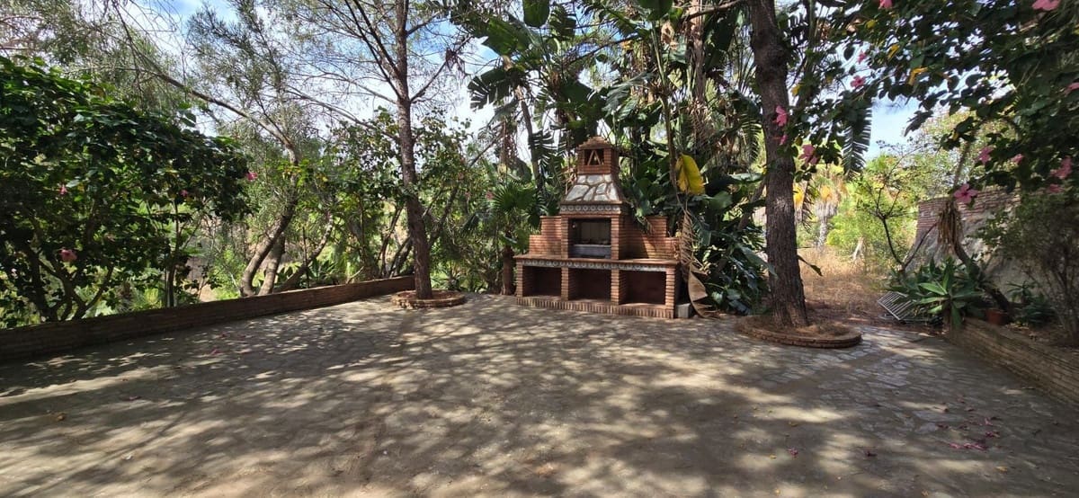 4 quarto Moradia para venda em El Velerin com piscina garagem - 1 150 000 € (Ref: 9137414)