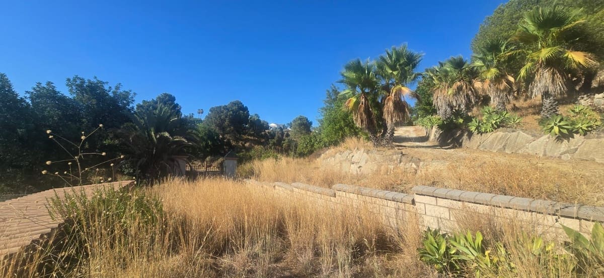 4 quarto Moradia para venda em El Velerin com piscina garagem - 1 150 000 € (Ref: 9137414)