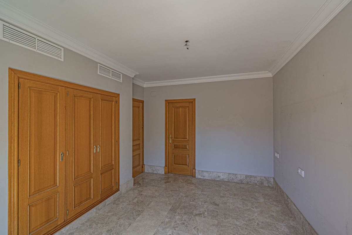 5 quarto Moradia para venda em Marbella com piscina garagem - 1 690 000 € (Ref: 9144409)
