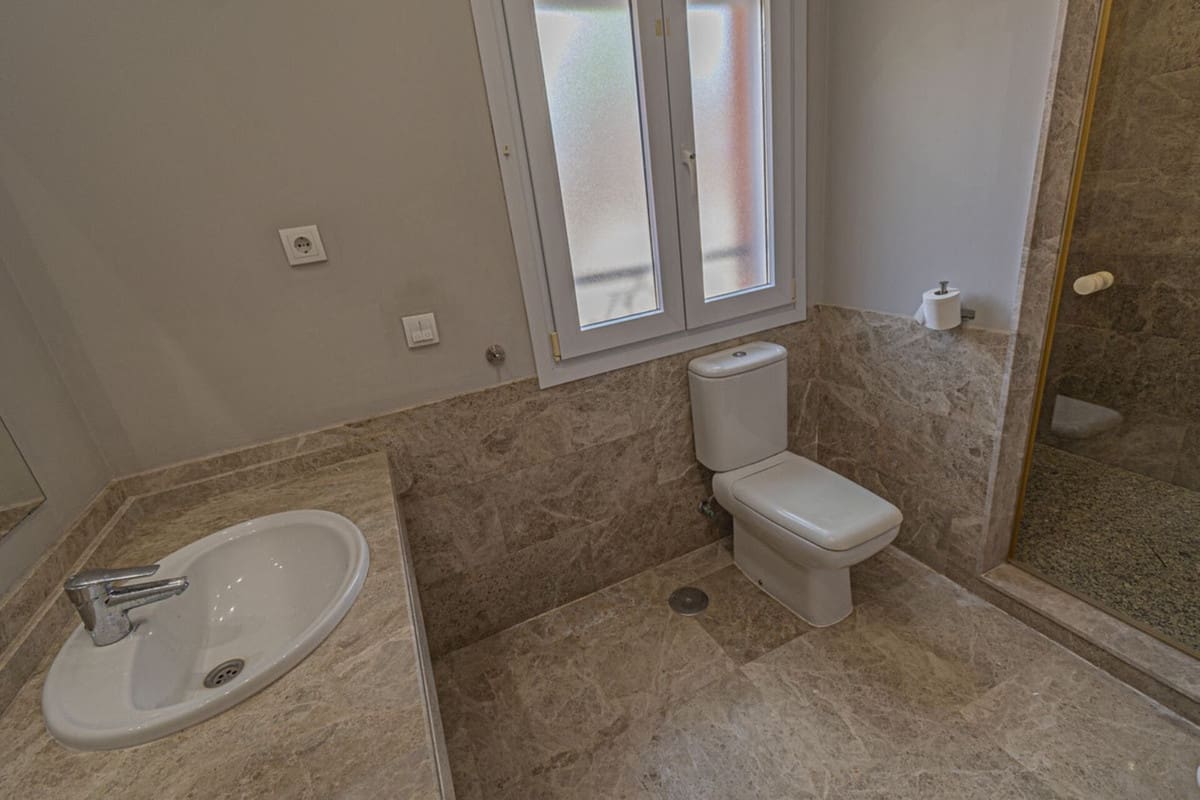 5 quarto Moradia para venda em Marbella com piscina garagem - 1 690 000 € (Ref: 9144409)