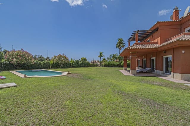 5 quarto Moradia para venda em Marbella com piscina garagem - 1 690 000 € (Ref: 9144409)