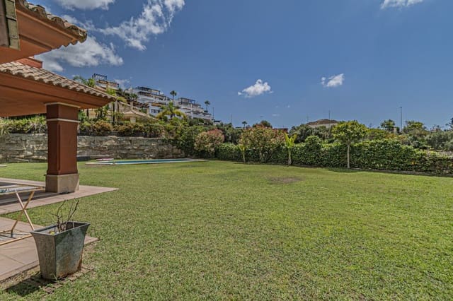 5 quarto Moradia para venda em Marbella com piscina garagem - 1 690 000 € (Ref: 9144409)