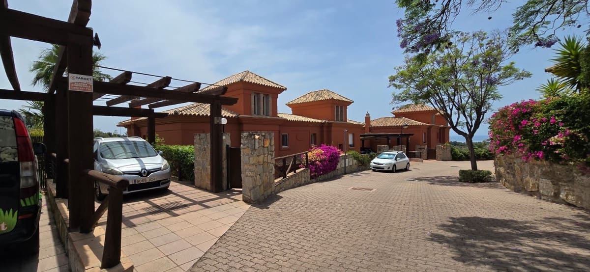 5 quarto Moradia para venda em Marbella com piscina garagem - 1 690 000 € (Ref: 9144409)