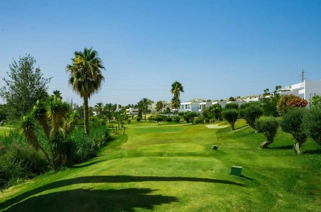 Building Plot for sale in El Paraiso, Estepona - € 690,000 (Ref: 9165291)