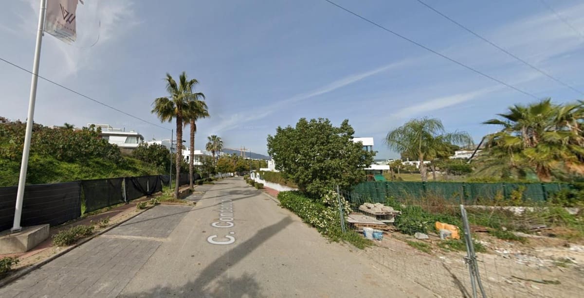 Byggetomt til salgs i El Paraiso - € 690 000 (Ref: 9165291)