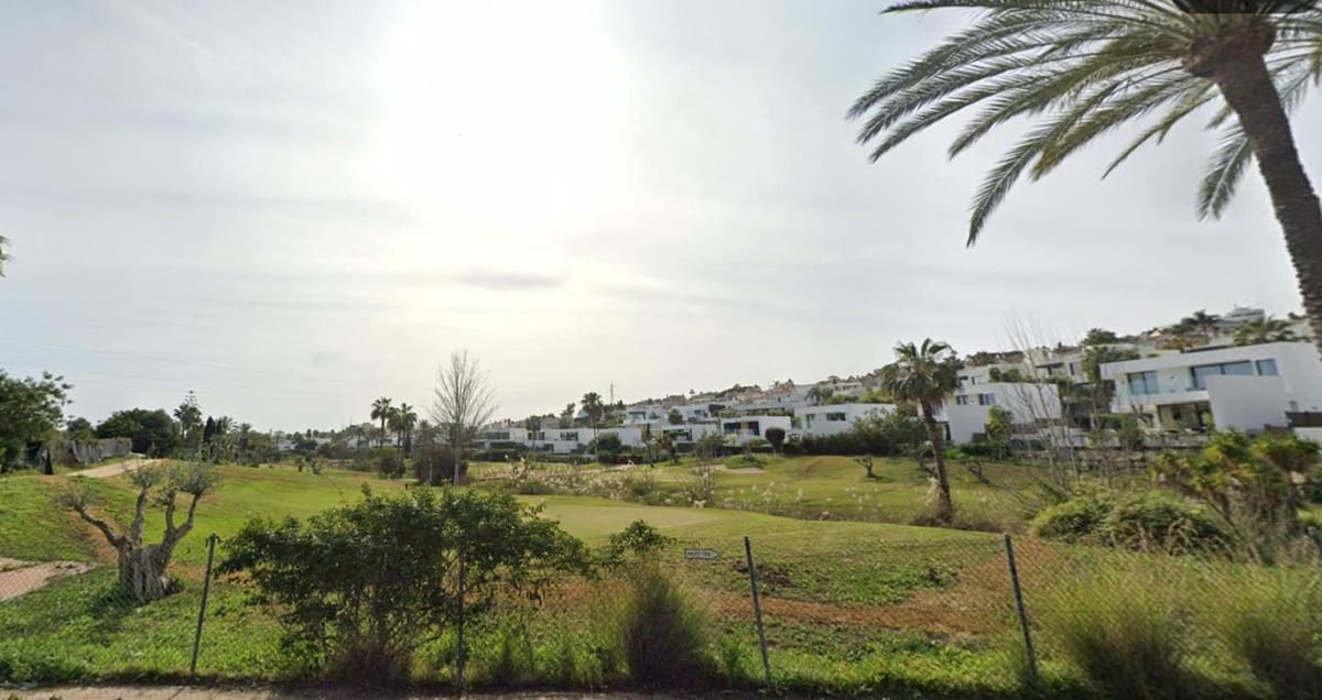 Byggetomt til salgs i El Paraiso - € 690 000 (Ref: 9165291)
