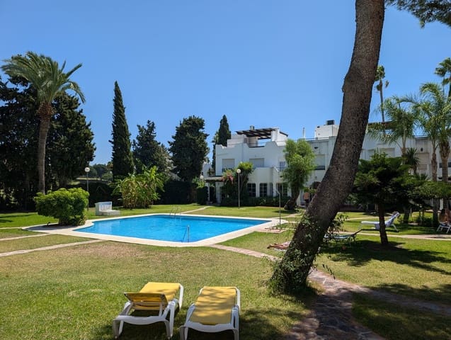 3 sypialnia Dom na sprzedaż w Nueva Andalucia, Marbella z basenem garażem - 679 000 € (Ref: 9186280)