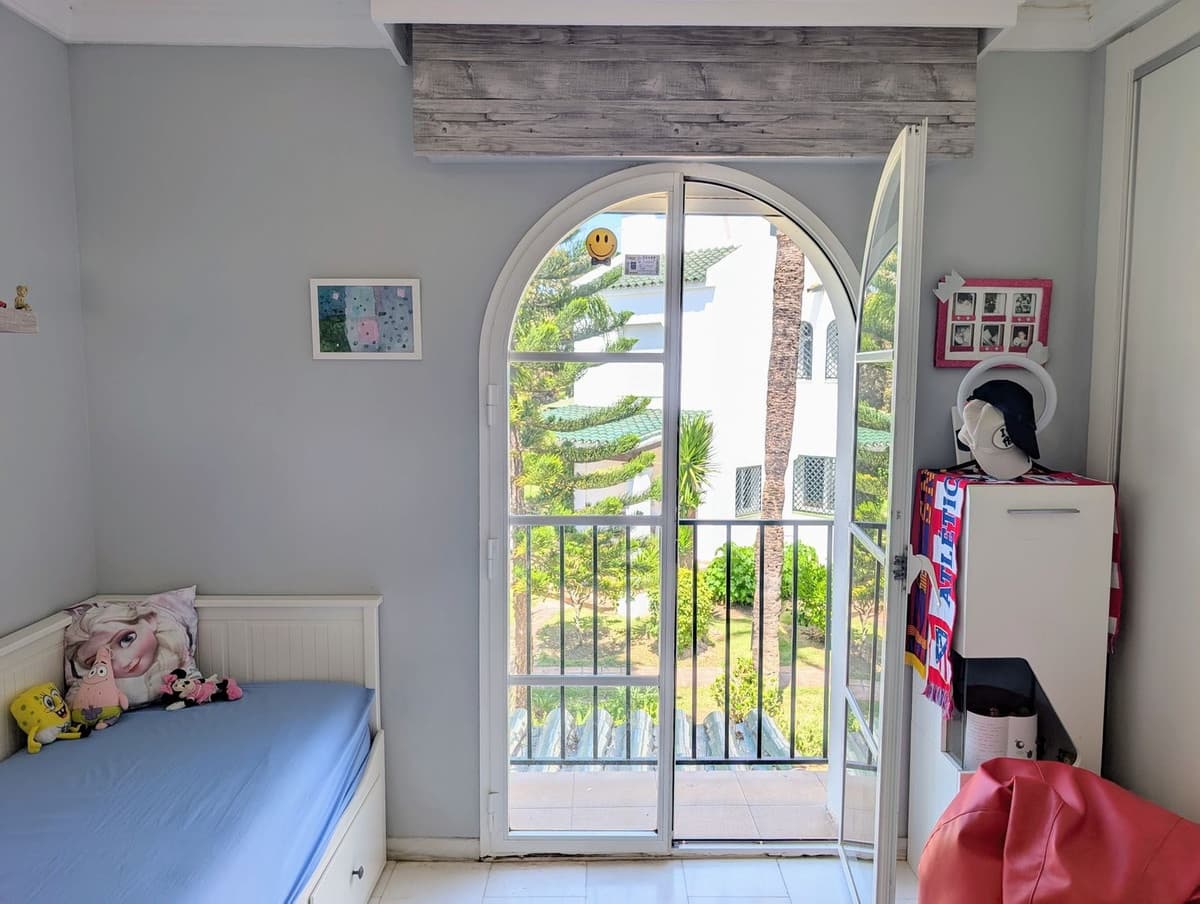 3 sypialnia Dom na sprzedaż w Nueva Andalucia z basenem garażem - 679 000 € (Ref: 9186280)