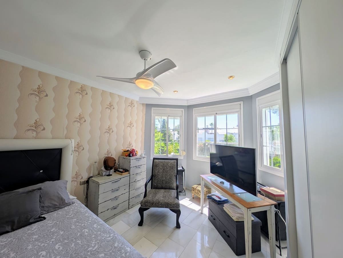 3 Zimmer Haus zu verkaufen in Nueva Andalucia mit Pool Garage - 679.000 € (Ref: 9186280)