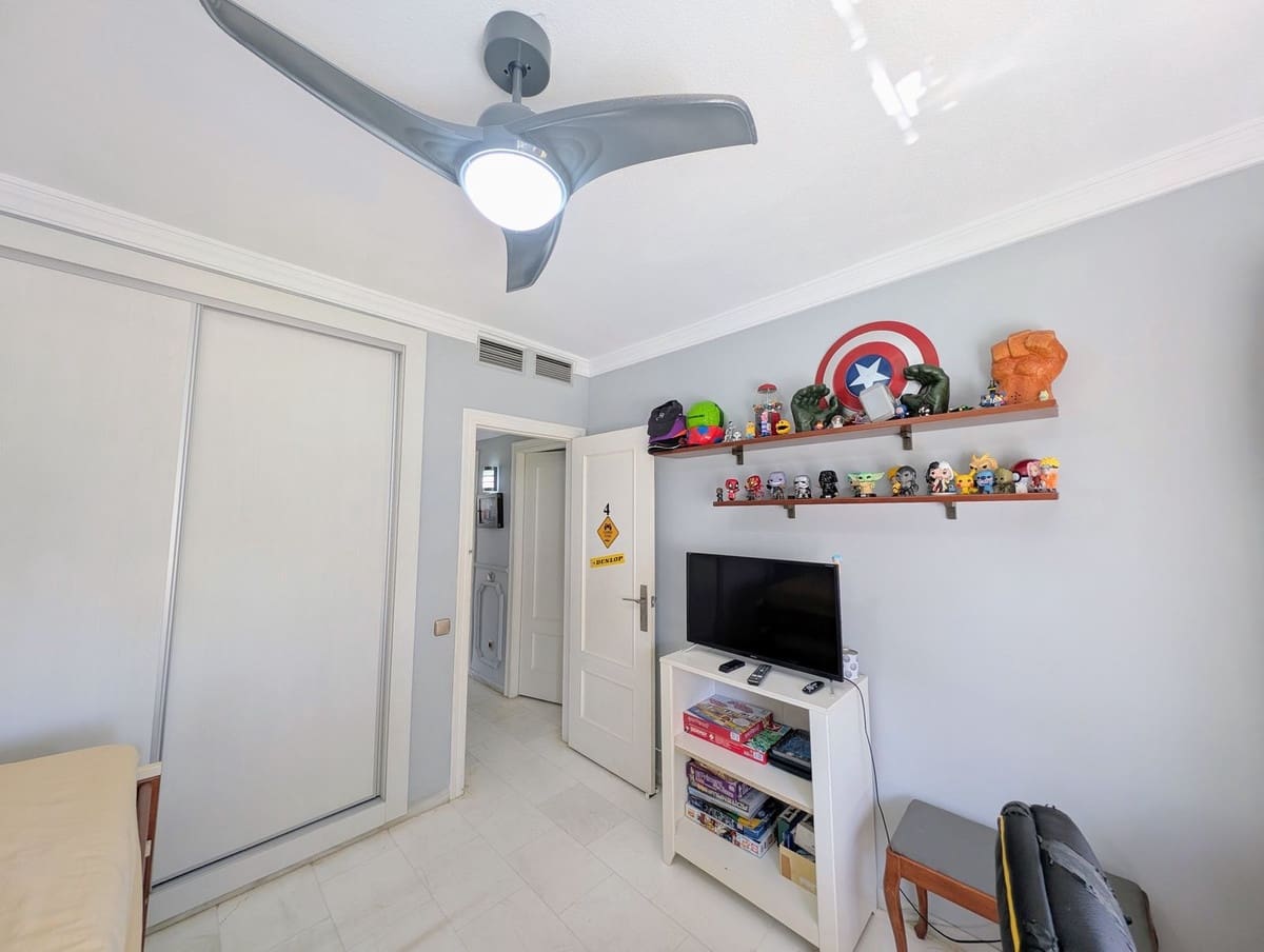 3 soveværelse Byhus til salg i Nueva Andalucia med swimmingpool garage - € 679.000 (Ref: 9186280)
