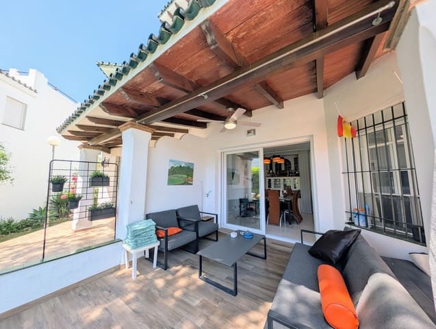 3 makuuhuone Omakotitalo myytävänä paikassa Nueva Andalucia, Marbella mukana uima-altaan 
autotalli - 679 000 € (Ref: 9186280)