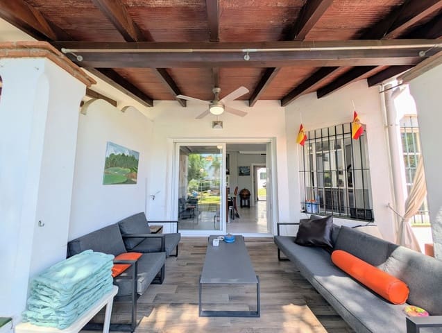 3 makuuhuone Omakotitalo myytävänä paikassa Nueva Andalucia, Marbella mukana uima-altaan 
autotalli - 679 000 € (Ref: 9186280)