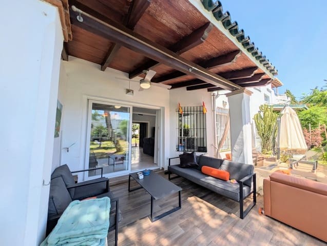 3 makuuhuone Omakotitalo myytävänä paikassa Nueva Andalucia, Marbella mukana uima-altaan 
autotalli - 679 000 € (Ref: 9186280)