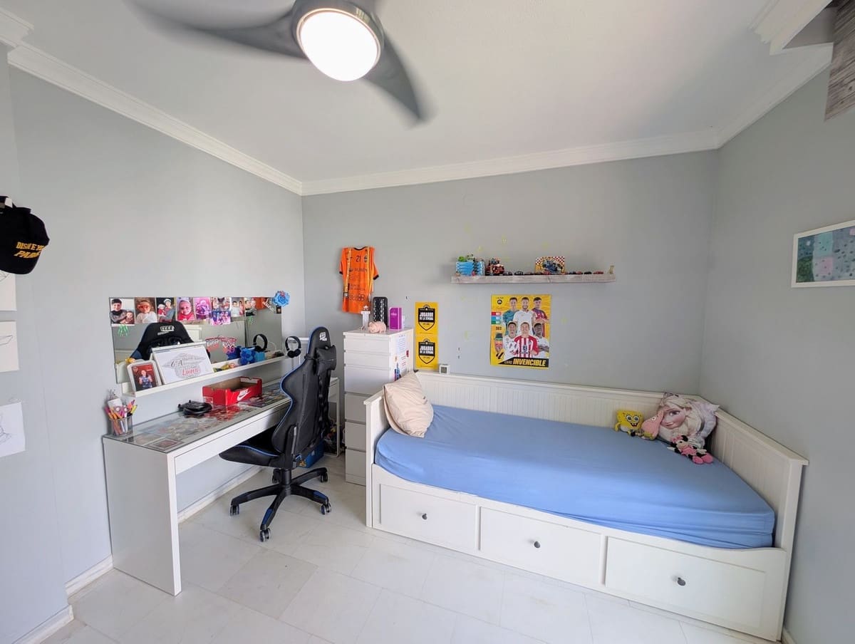 3 soveværelse Byhus til salg i Nueva Andalucia med swimmingpool garage - € 679.000 (Ref: 9186280)